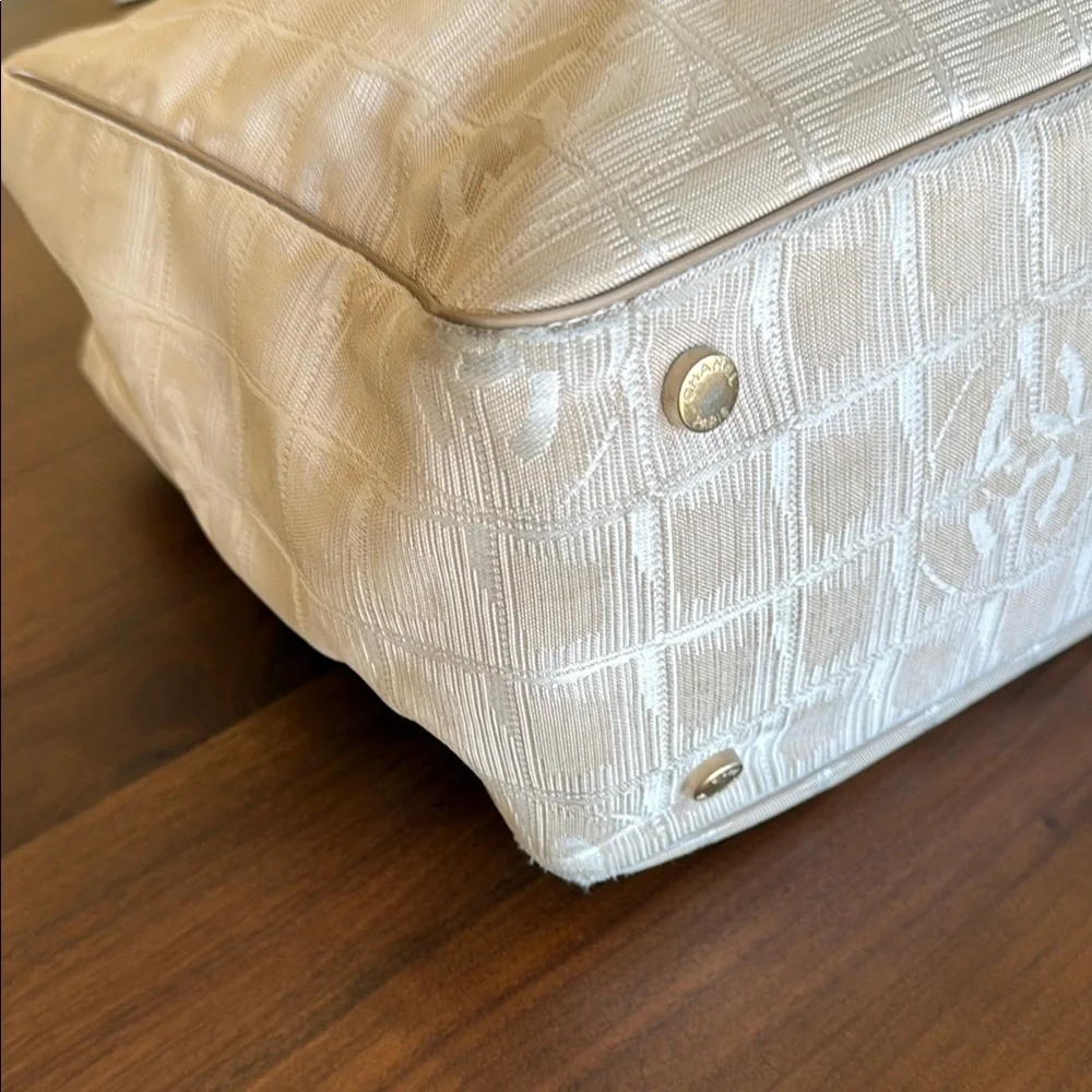 CHANEL Travel Line Beige Nylon Tote Bag - Picture 7 of 16